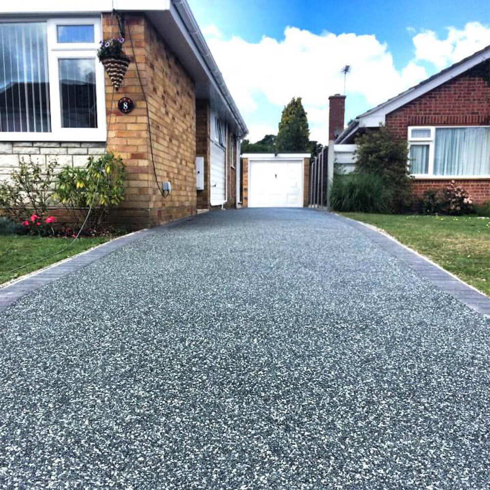 Starlight antislip driveway for a bungalow